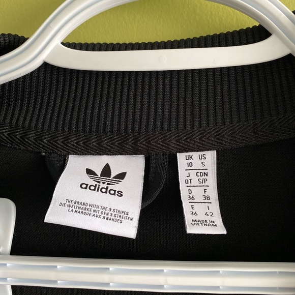 Adidas small jacket - Picture 3 of 3